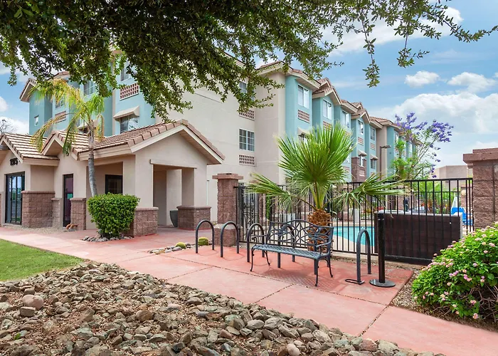La Quinta & By Wyndham University, Phoenix 2*