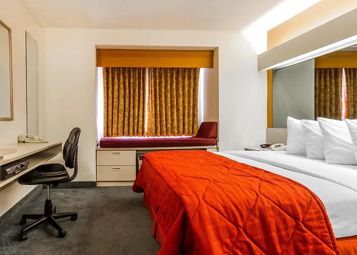 La Quinta & By Wyndham University, Phoenix 2*