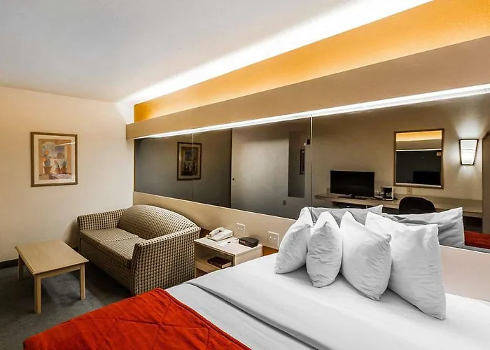 La Quinta & By Wyndham University, Phoenix Hotel 2*